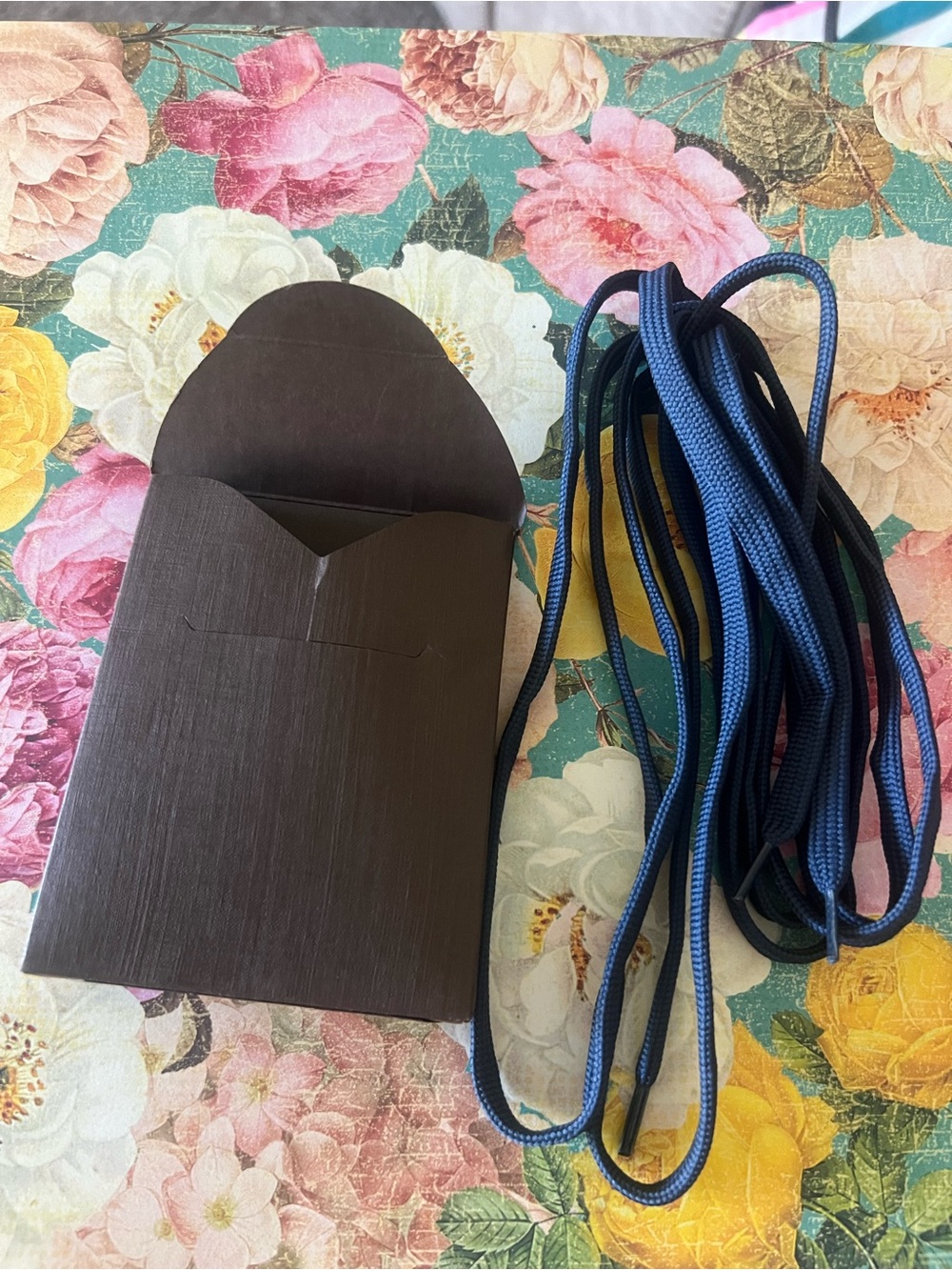 Louis Vuitton Blue and Black Flat Shoelaces - Picture 3 of 5
